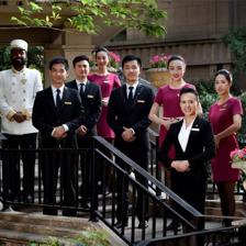 藍(lán)光進(jìn)化論 以“兩只手”卡位現(xiàn)代服務(wù)業(yè)，物業(yè)管理?yè)尀┤f(wàn)億級(jí)藍(lán)海市場(chǎng)